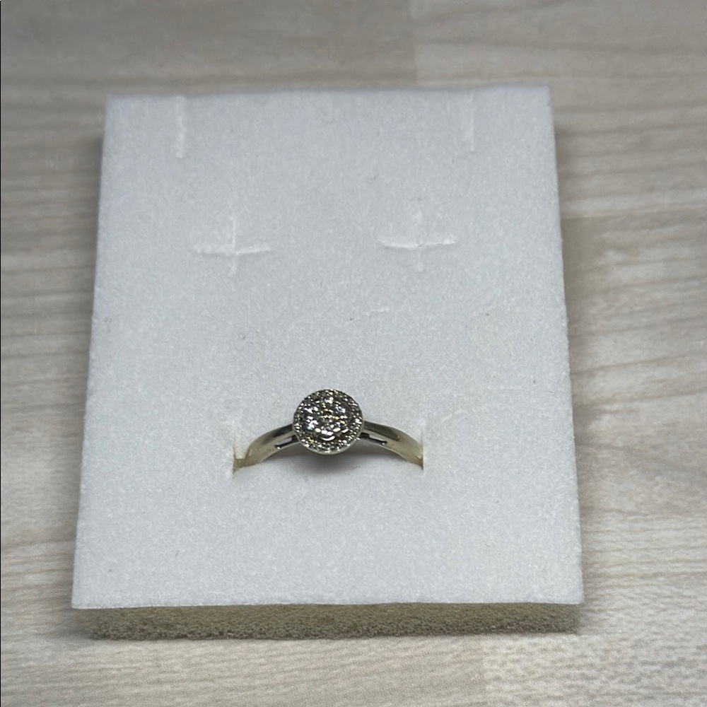 10k Solid Gold Solitaire Ring With Diamonds - image 7